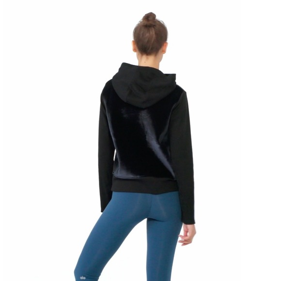ALO LUXE LONG SLEEVE TOP VELVET - Picture 2 of 4